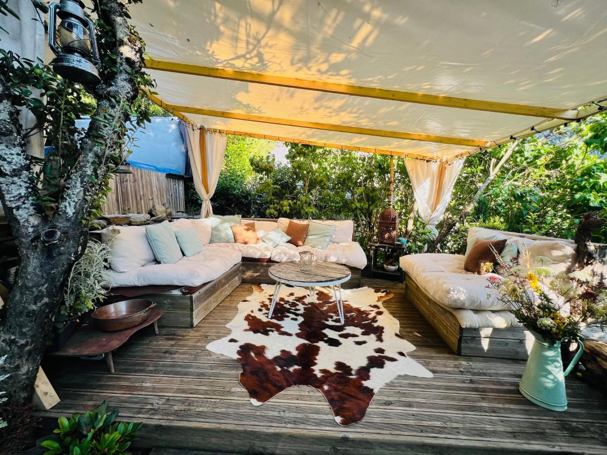 La Ferme D'Angele Bed & Breakfast บูร์-แซ็งต์-โมริซ ภายนอก รูปภาพ