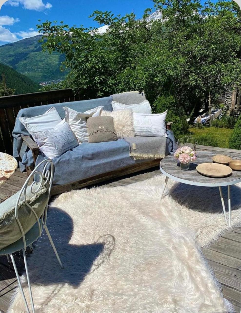 La Ferme D'Angele Bed & Breakfast บูร์-แซ็งต์-โมริซ ภายนอก รูปภาพ